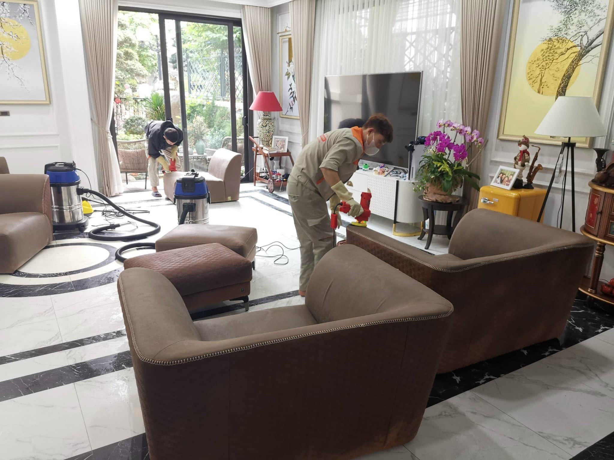 Mày chà sofa cầm tay